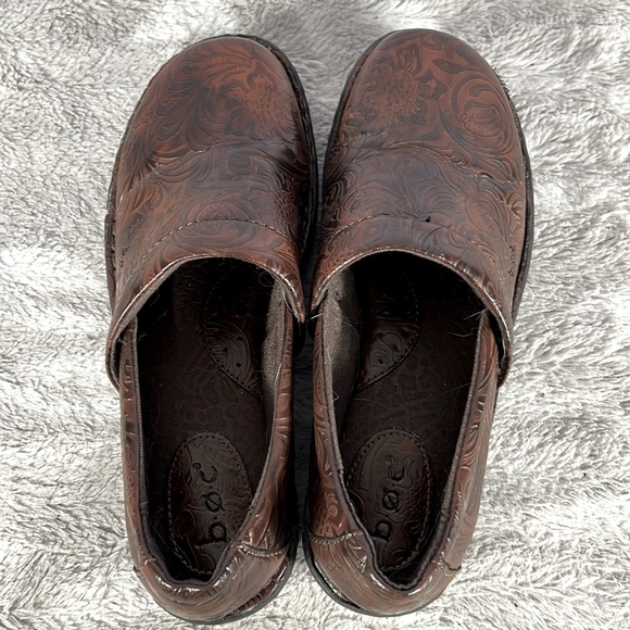 BOC Embossed Peggy Brown Vegan Leather Slip On clog sz 7.5 - Picture 4 of 10